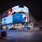 Strategi Desain Billboard Agar Mencolok dan Tampil Beda
