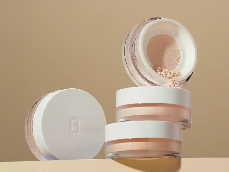Rekomendasi Bedak Tabur untuk Kulit Berminyak